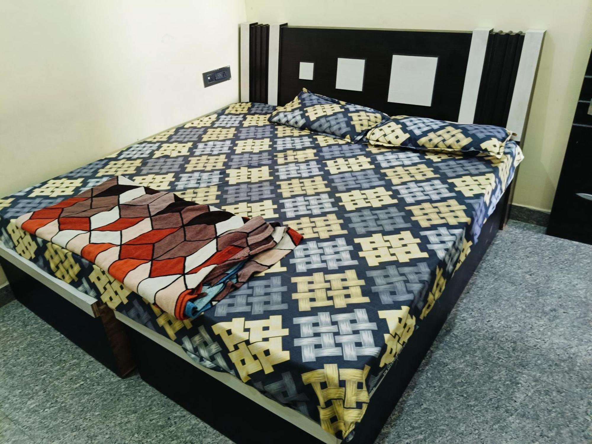 Jai Hanuman Guest House Palsana  Екстер'єр фото
