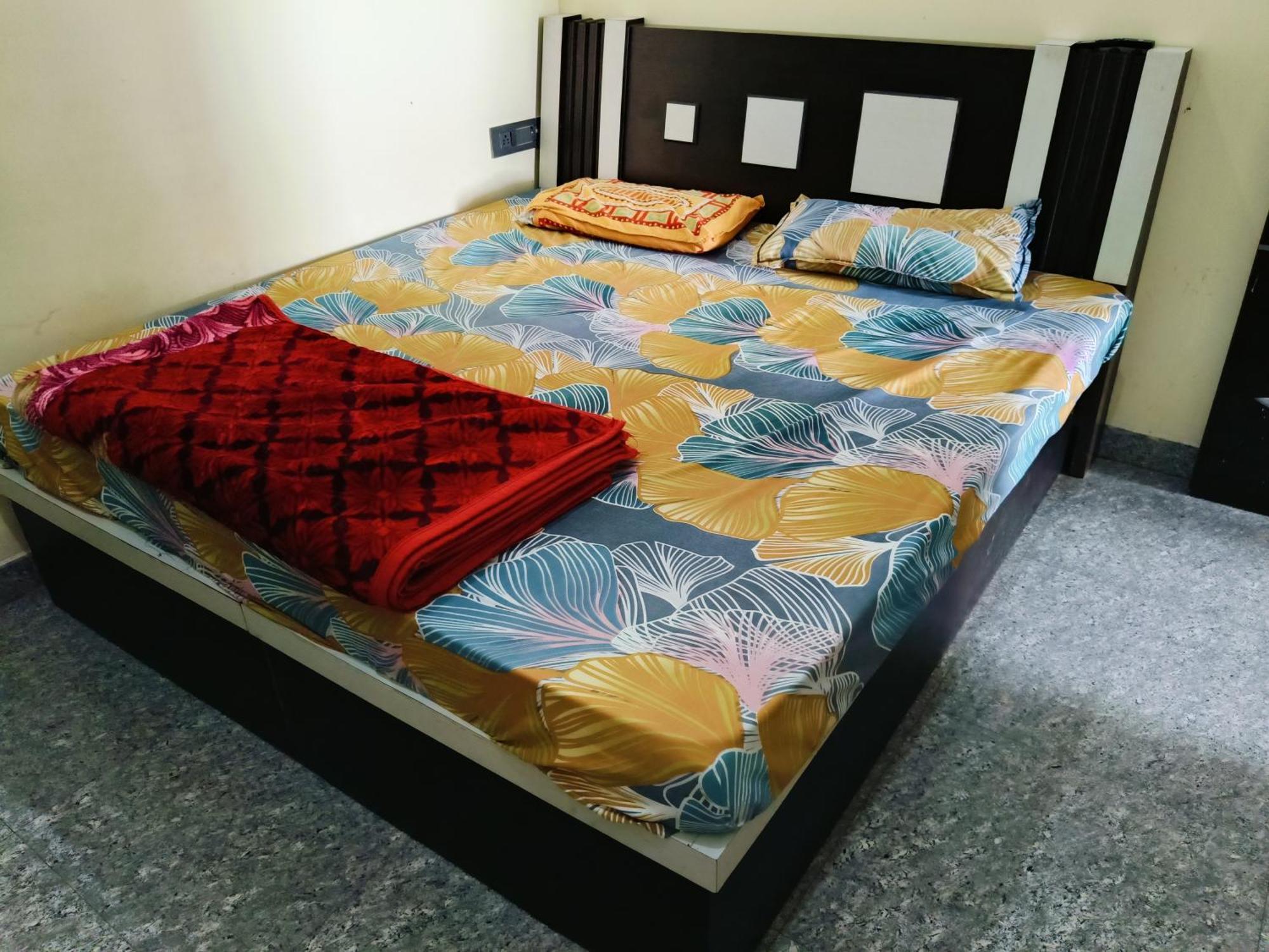 Jai Hanuman Guest House Palsana  Екстер'єр фото